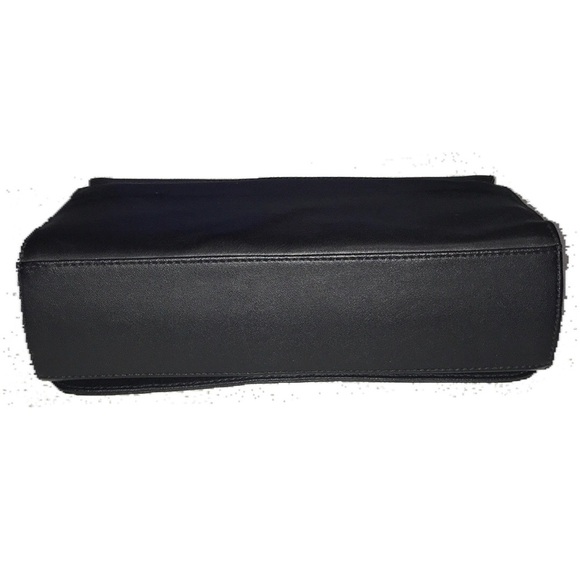 Gianni Bernini Turnlock Chain-linked Crossbody Bag - Picture 7 of 7